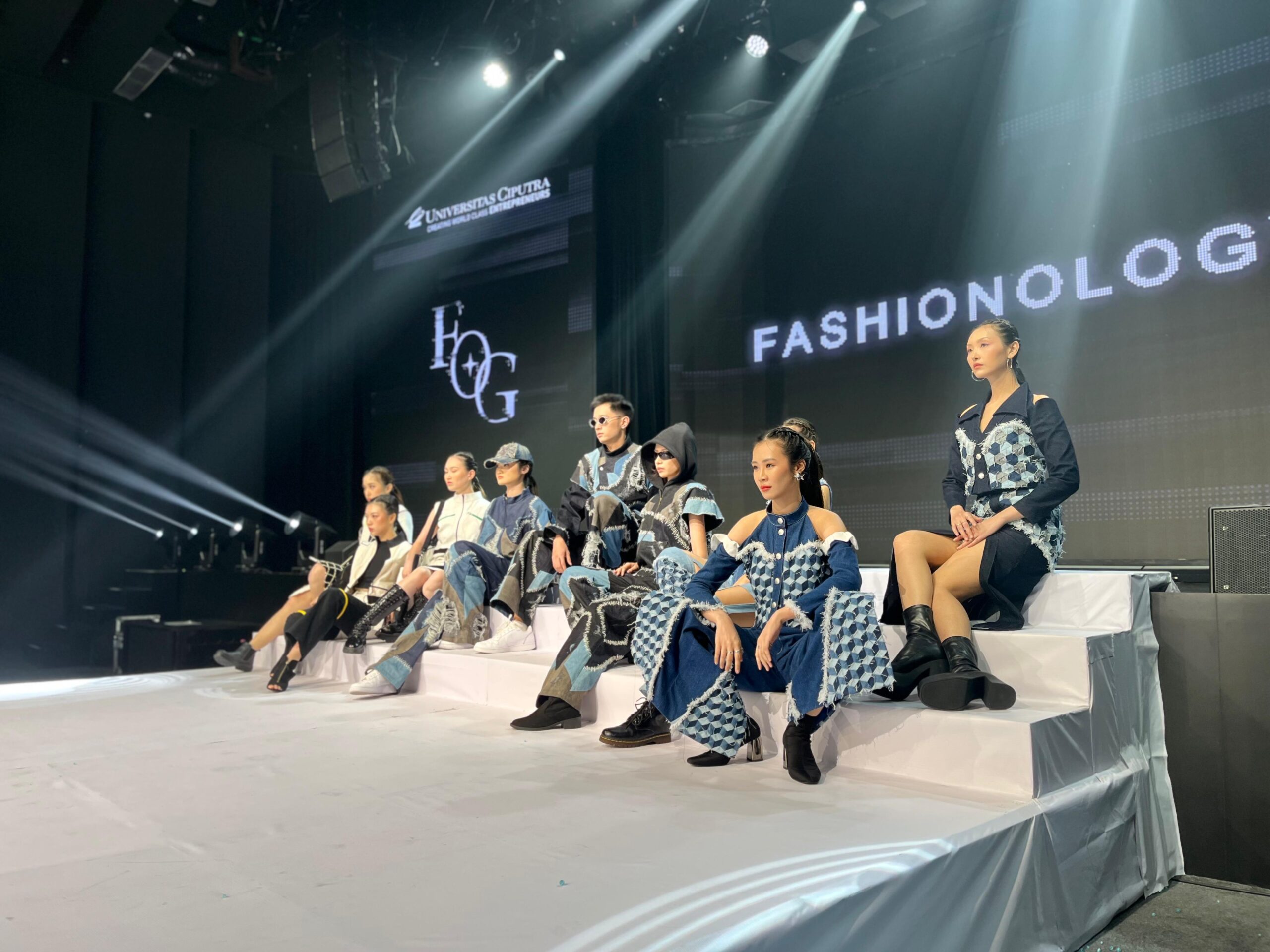 Fashion-Tech Integration 2025: Era Baru Kolaborasi Fashion dan Teknologi