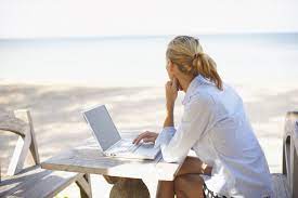 Work From Anywhere Indonesia 2025: Gaya Hidup Digital Nomad, Tren Kantor Fleksibel, dan Ekonomi Kreatif