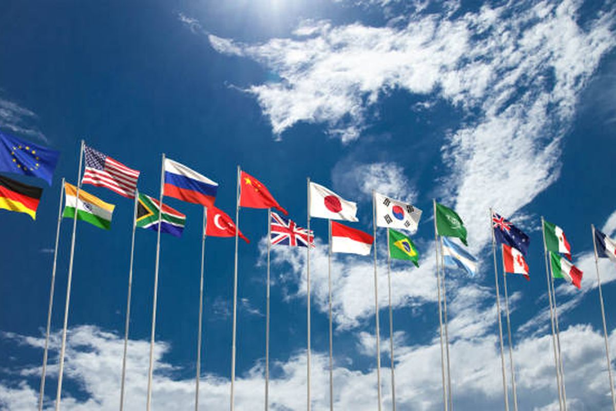 Politik Luar Negeri Indonesia 2025: Diplomasi Global, Tantangan Geopolitik, dan Peran di Asia Tenggara